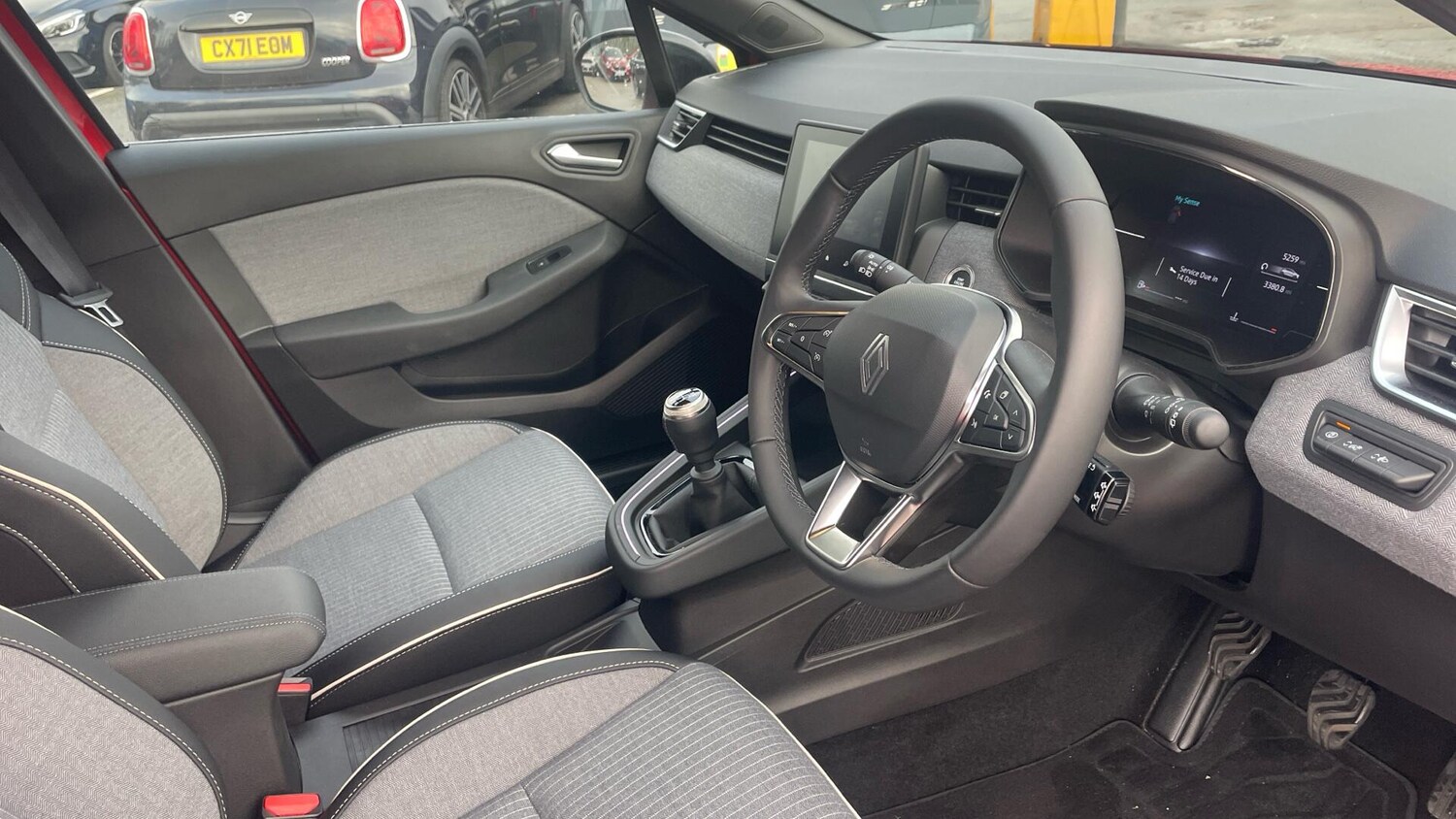 Used Renault Clio 2024 for sale - 76832738: Photo 6