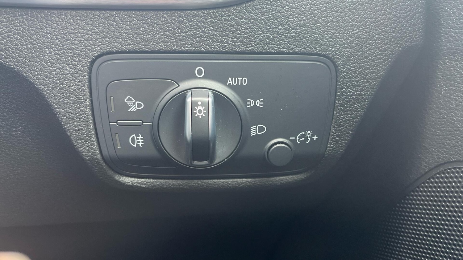 Used Audi Q2 2017 for sale - 76913207: Photo 20