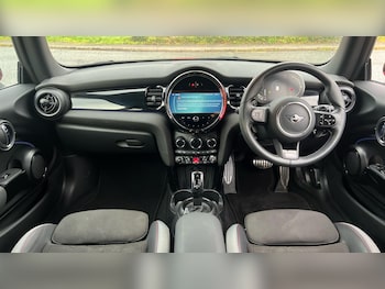 Used MINI Hatch 2023 for sale - 77016208: Photo