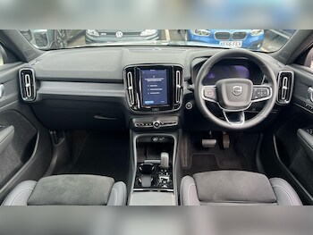 Used Volvo XC40 2023 for sale - 76831845: Photo