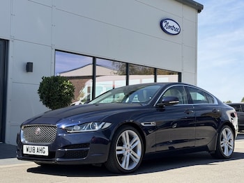 Used Jaguar XE 2018 for sale - 79466113: Photo