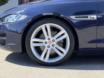 Used Jaguar XE 2018 for sale - 79466113: Photo