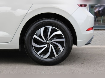 Used Volkswagen Polo 2023 for sale - 75515371: Photo