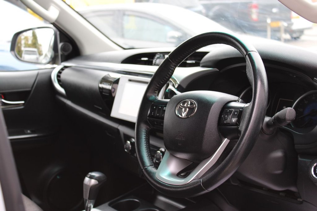 Used Toyota Hilux 2018 for sale - 75998738: Photo 2