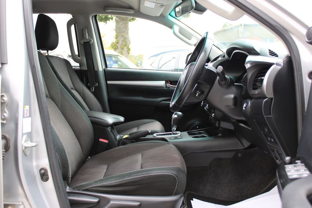 Used Toyota Hilux 2018 for sale - 75998738: Photo 5