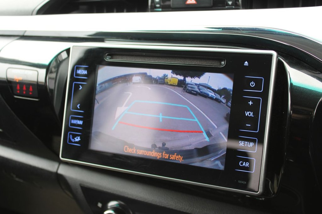 Used Toyota Hilux 2018 for sale - 75998738: Photo 9