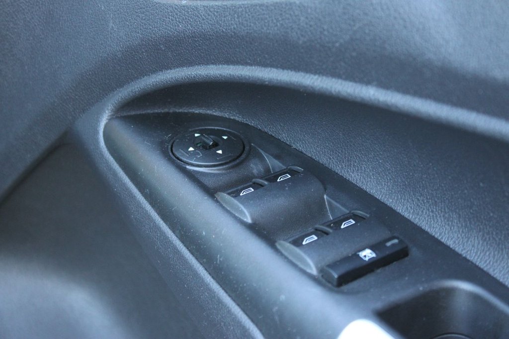 Used Ford Tourneo Connect 2016 for sale - 75998693: Photo 17