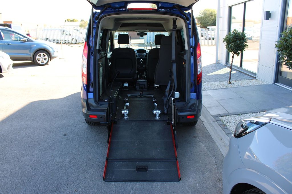 Used Ford Tourneo Connect 2016 for sale - 75998693: Photo 2