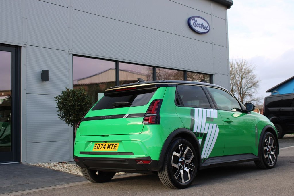 Used Renault 5 E-Tech electric 2025 for sale - 76901064: Photo 15