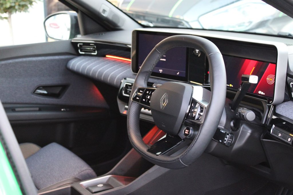 Used Renault 5 E-Tech electric 2025 for sale - 76901064: Photo 2