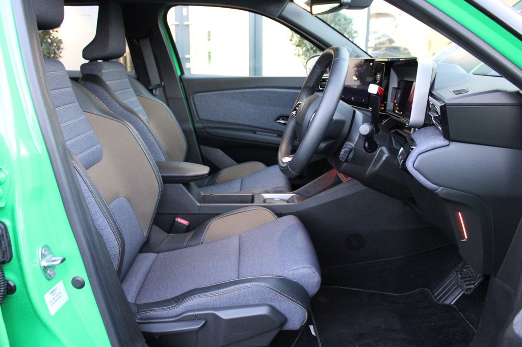 Used Renault 5 E-Tech electric 2025 for sale - 76901064: Photo 4