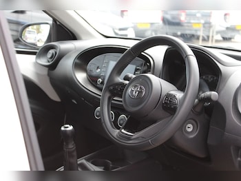 Used Toyota Aygo X 2023 for sale - 75758548: Photo