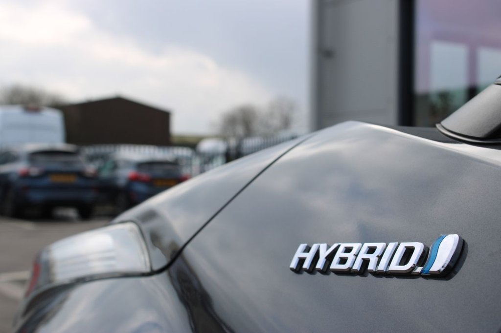 Used Toyota C-HR 2017 for sale - 77666976: Photo 2