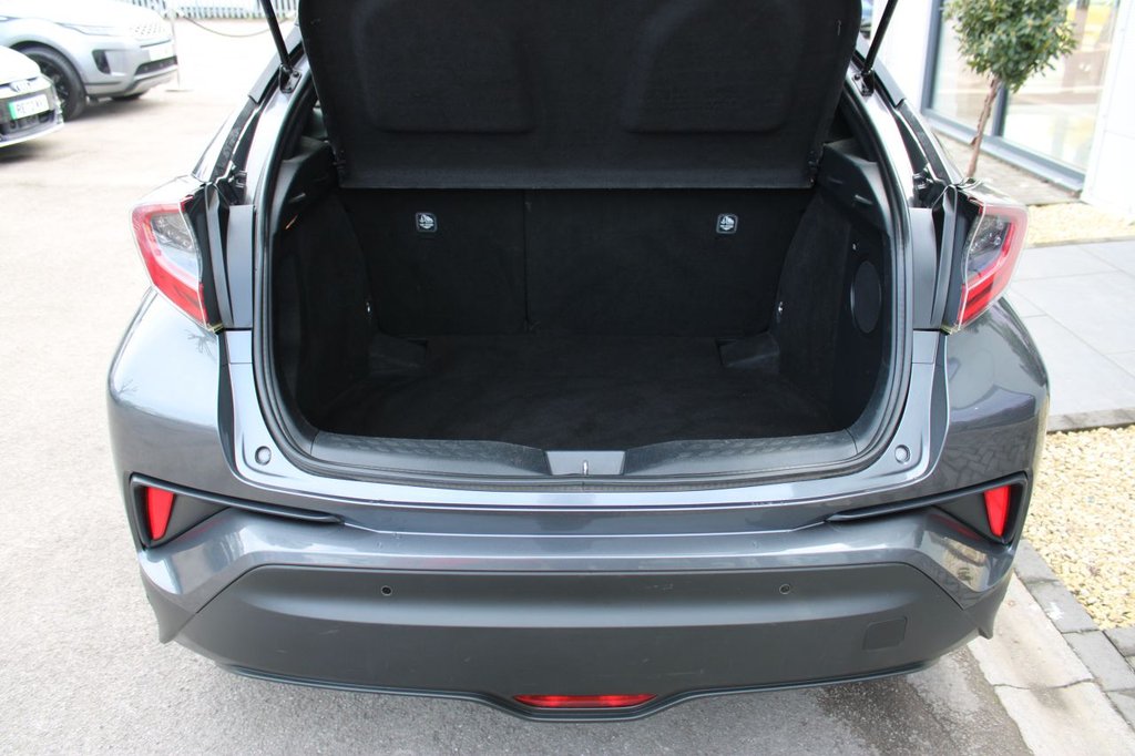 Used Toyota C-HR 2017 for sale - 77666976: Photo 6