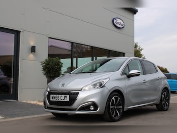 Peugeot - 208