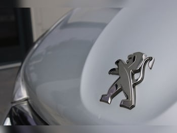Used Peugeot 208 2016 for sale - 76081208: Photo 2