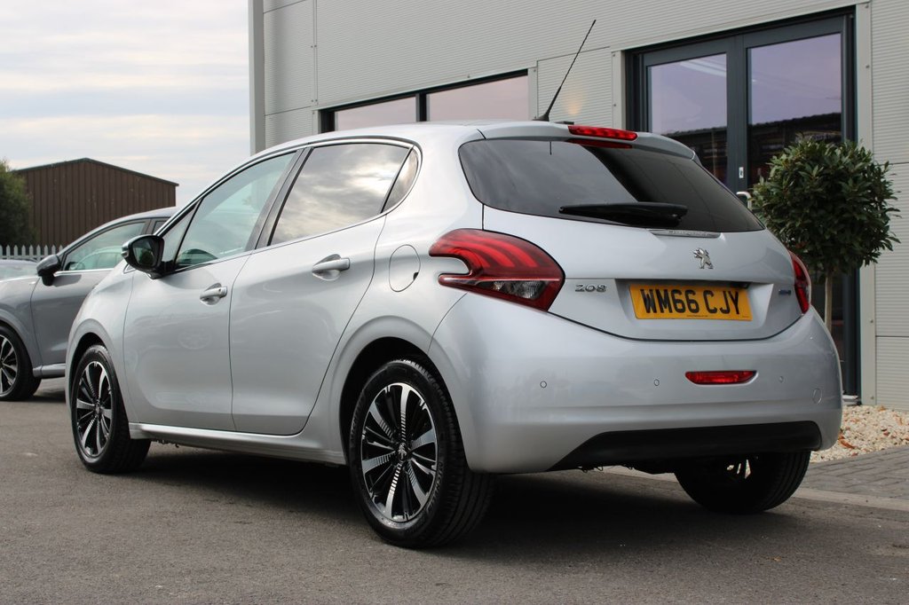 Used Peugeot 208 2016 for sale - 76081208: Photo 3
