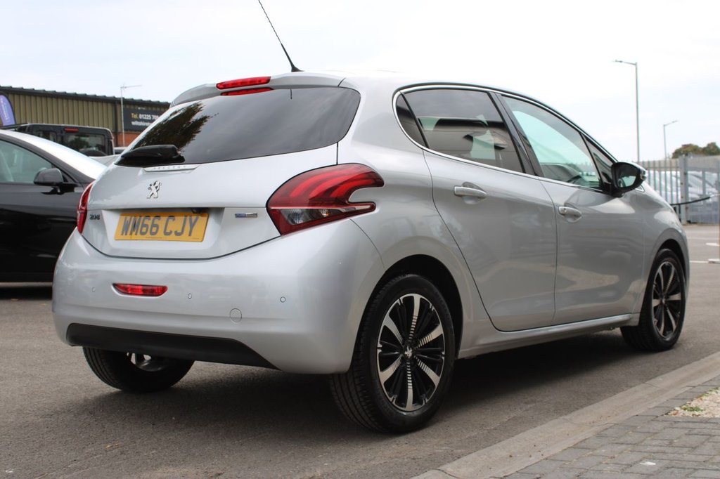 Used Peugeot 208 2016 for sale - 76081208: Photo 4