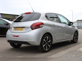 Used Peugeot 208 2016 for sale - 76081208: Photo 4