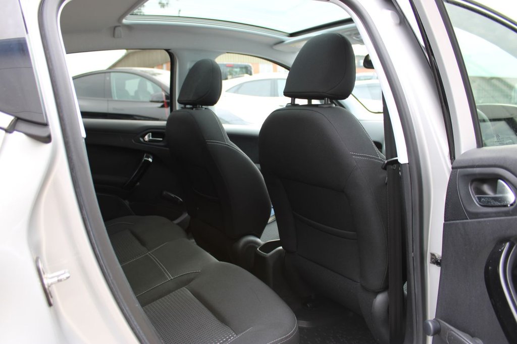 Used Peugeot 208 2016 for sale - 76081208: Photo 6