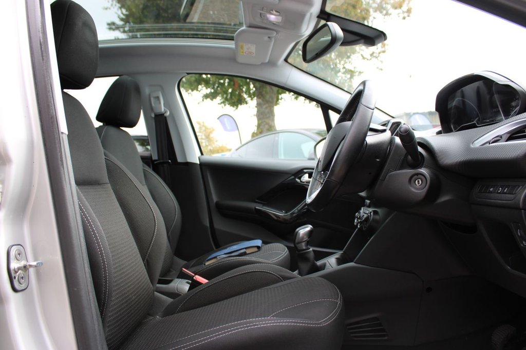 Used Peugeot 208 2016 for sale - 76081208: Photo 9