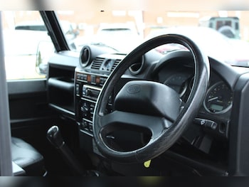 Used Land Rover Defender 2015 for sale - 78043945: Photo