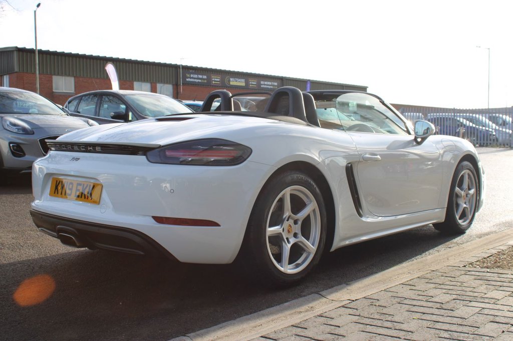 Used Porsche Boxster 2019 for sale - 77249877: Photo 4