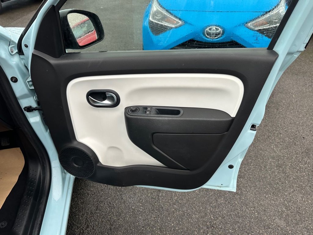 Used Renault Twingo 2015 for sale - 76973693: Photo 24
