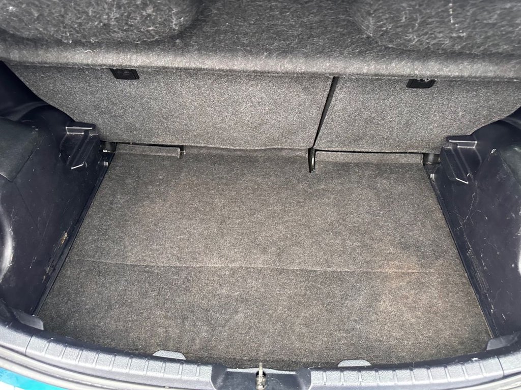 Used Toyota Yaris 2011 for sale - 77563957: Photo 17