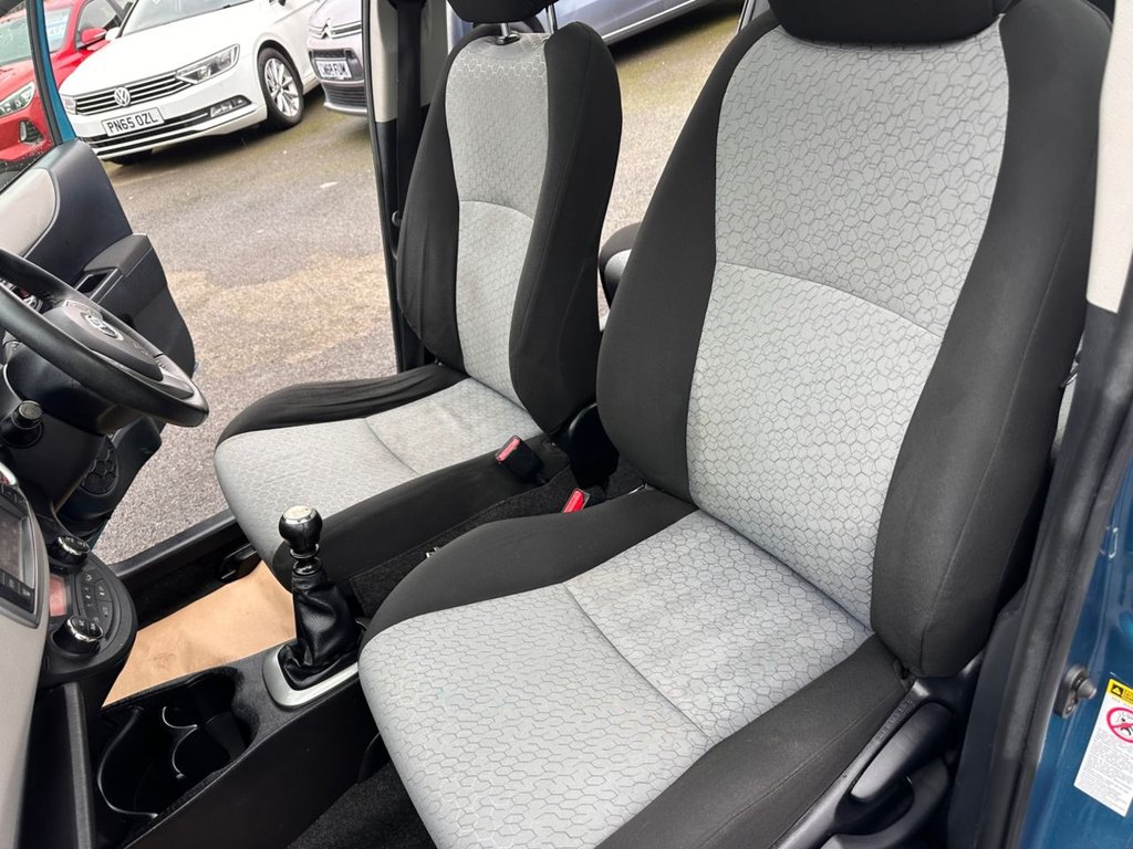 Used Toyota Yaris 2011 for sale - 77563957: Photo 23