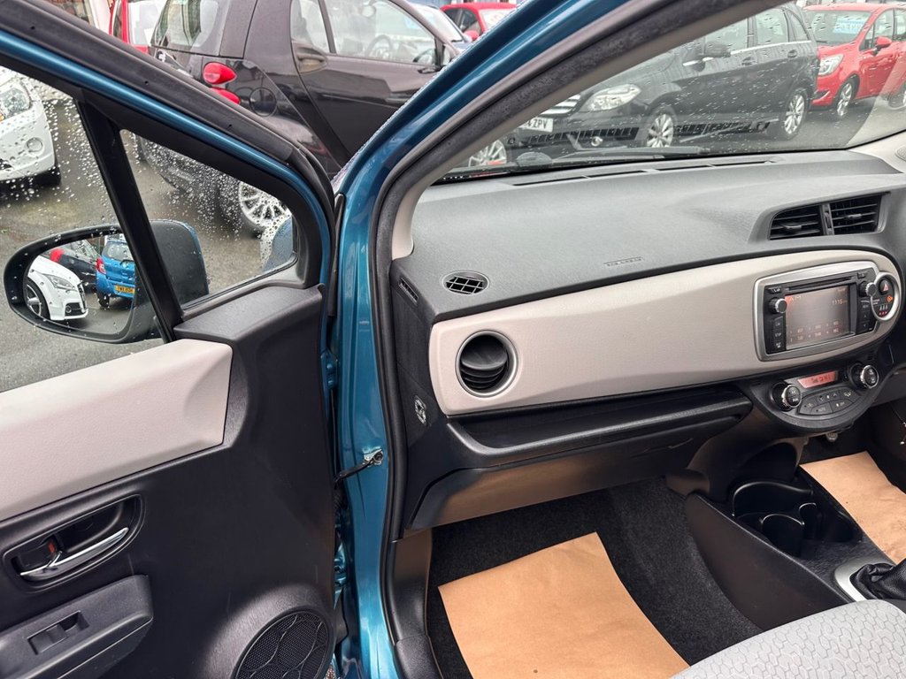 Used Toyota Yaris 2011 for sale - 77563957: Photo 25