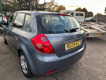 Used Kia Ceed 2009 for sale - 76250159: Photo 2