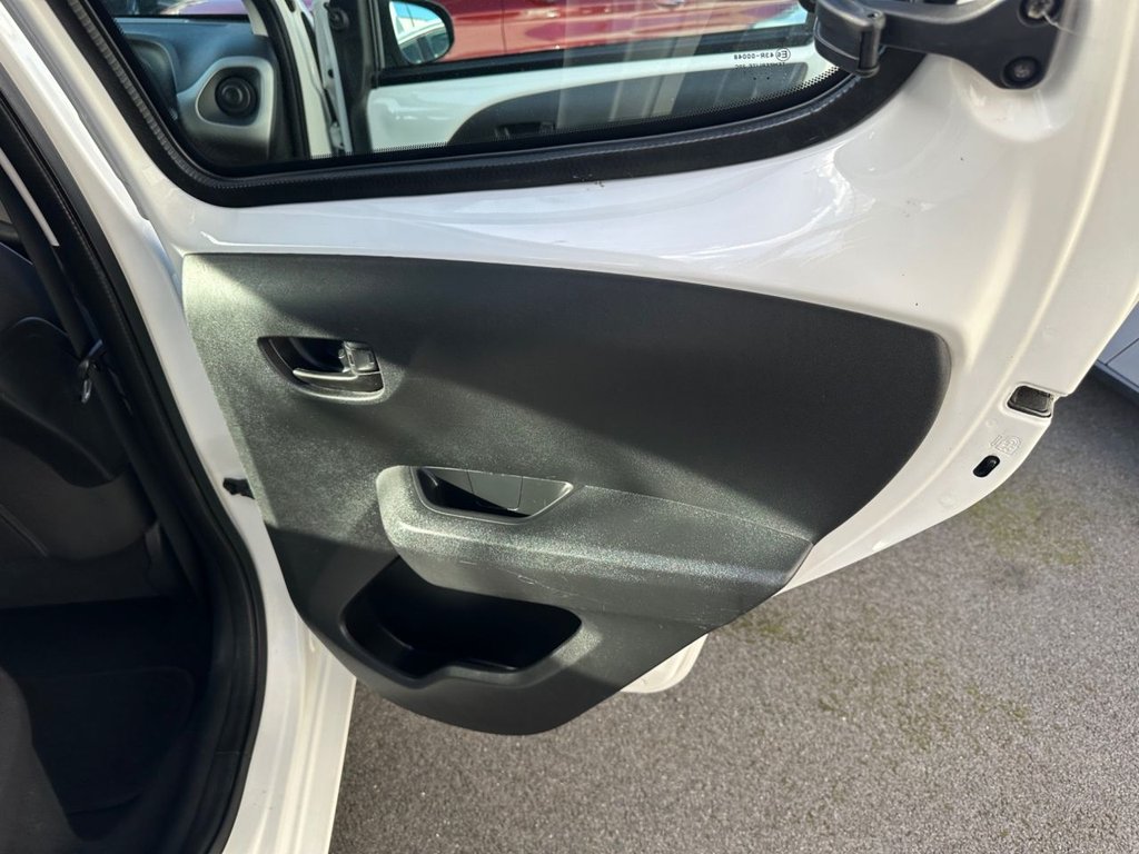 Used Peugeot 108 2017 for sale - 76406549: Photo 22