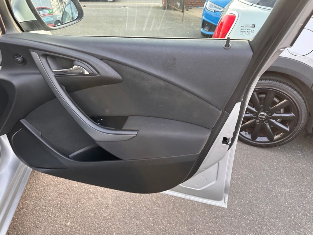 Used Vauxhall Astra 2015 for sale - 77920482: Photo 24