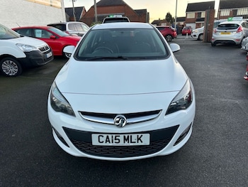 Used Vauxhall Astra 2015 for sale - 77020396: Photo
