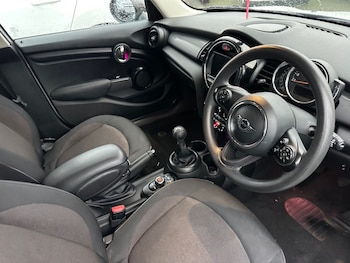 Used MINI Hatch 2018 for sale - 76582689: Photo