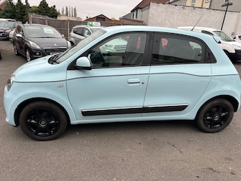 Used Renault Twingo 2017 for sale - 76279993: Photo