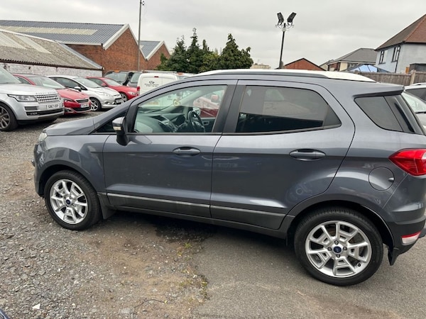 Used Ford Ecosport 2015 for sale - 76286111: Photo 9