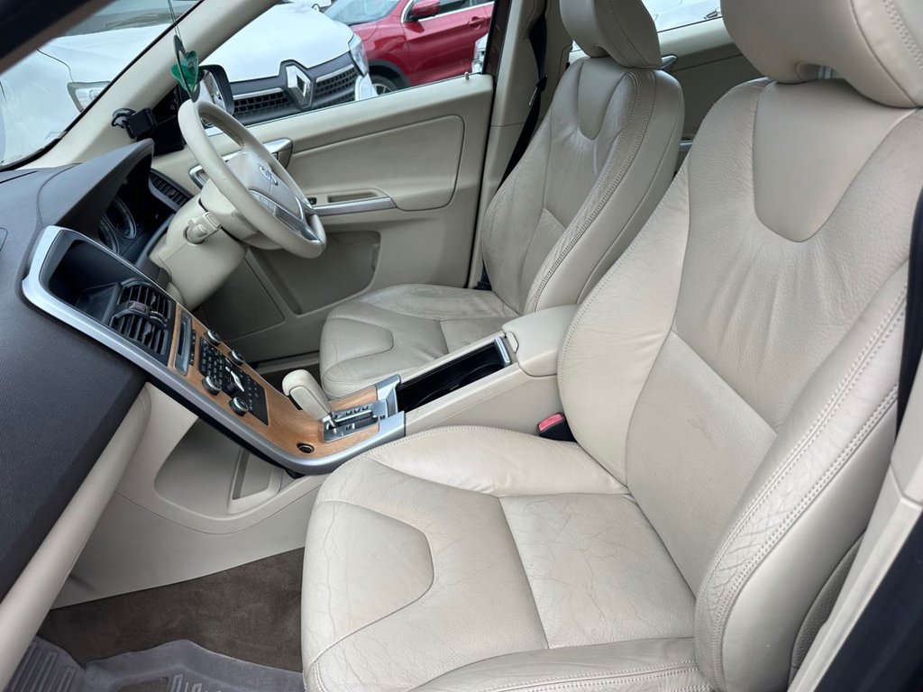 Used Volvo XC60 2009 for sale - 76056784: Photo 11