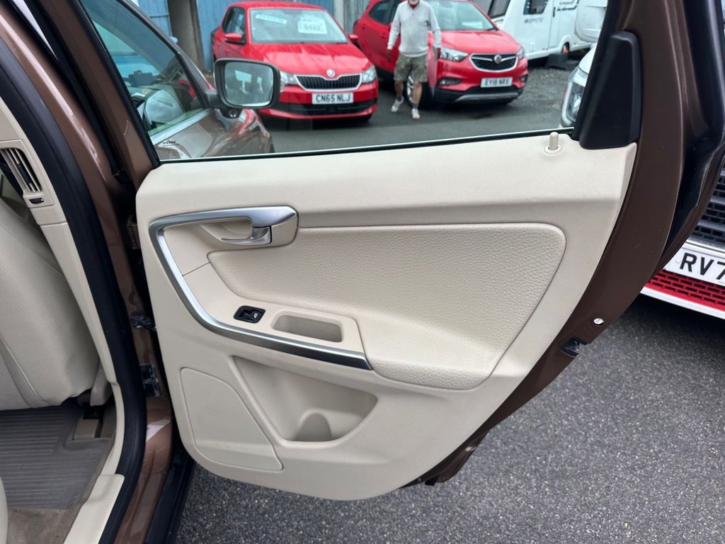 Used Volvo XC60 2009 for sale - 76056784: Photo 18