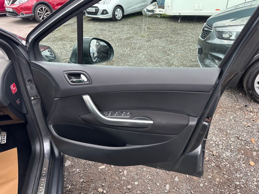 Used Peugeot 308 2013 for sale - 77020363: Photo 14