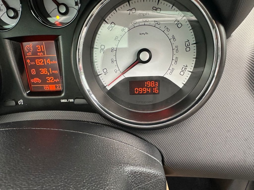 Used Peugeot 308 2013 for sale - 77020363: Photo 19