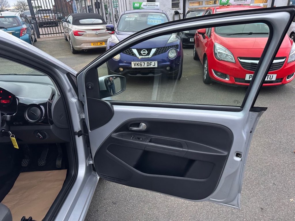 Used Volkswagen up! 2014 for sale - 77708827: Photo 21