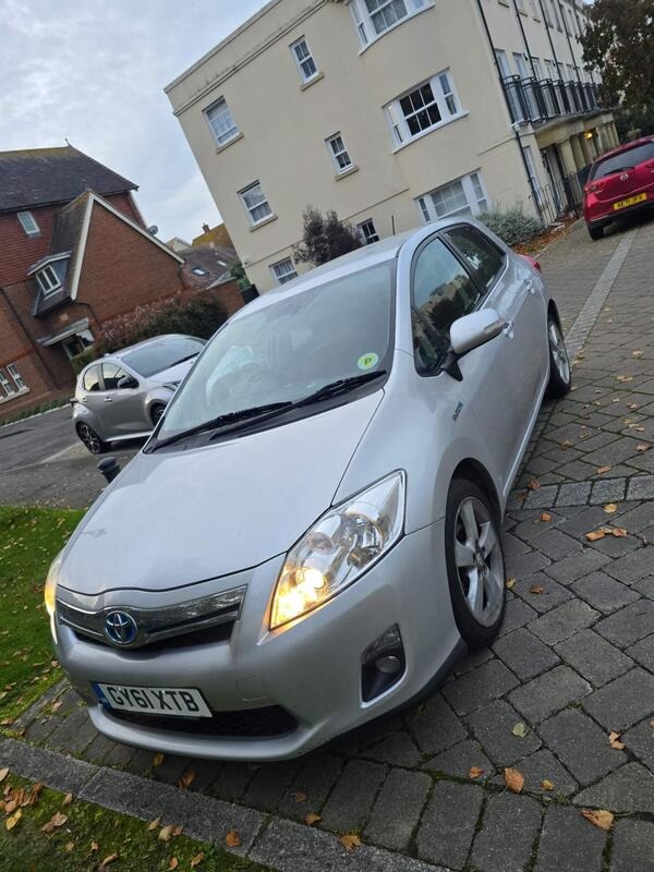 Used Toyota Auris 2012 for sale - 76498421: Photo 2