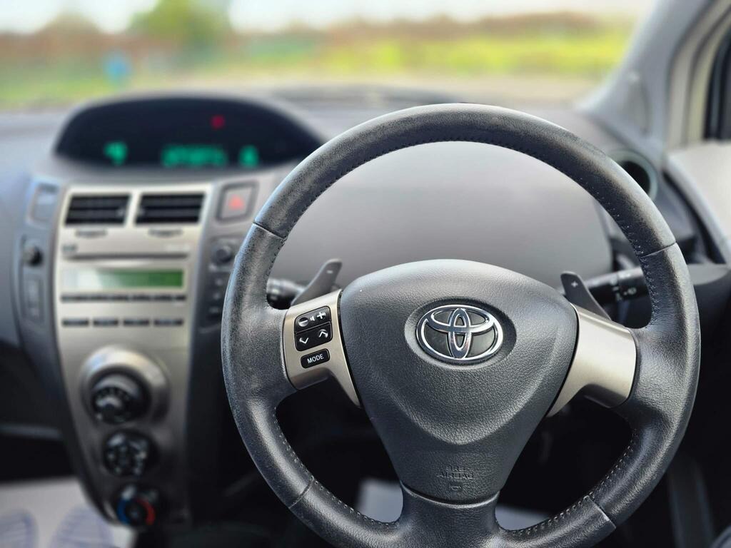 Used Toyota Yaris 2009 for sale - 77409823: Photo 12