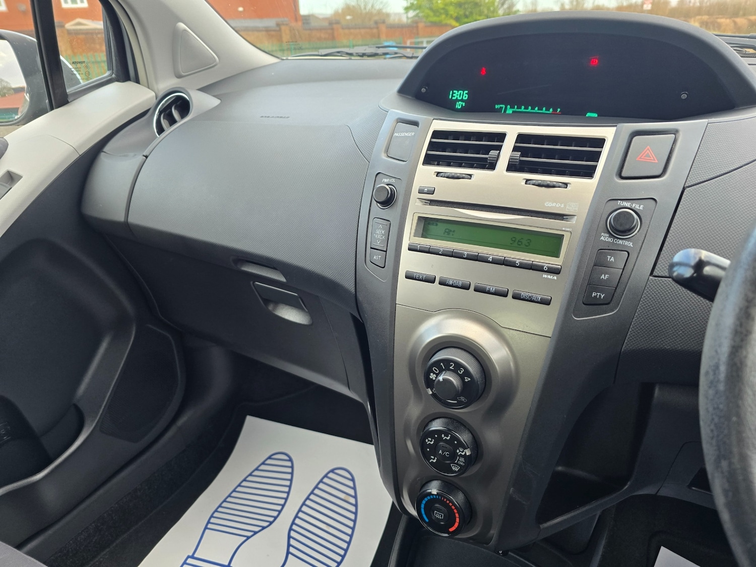 Used Toyota Yaris 2009 for sale - 76866760: Photo 16