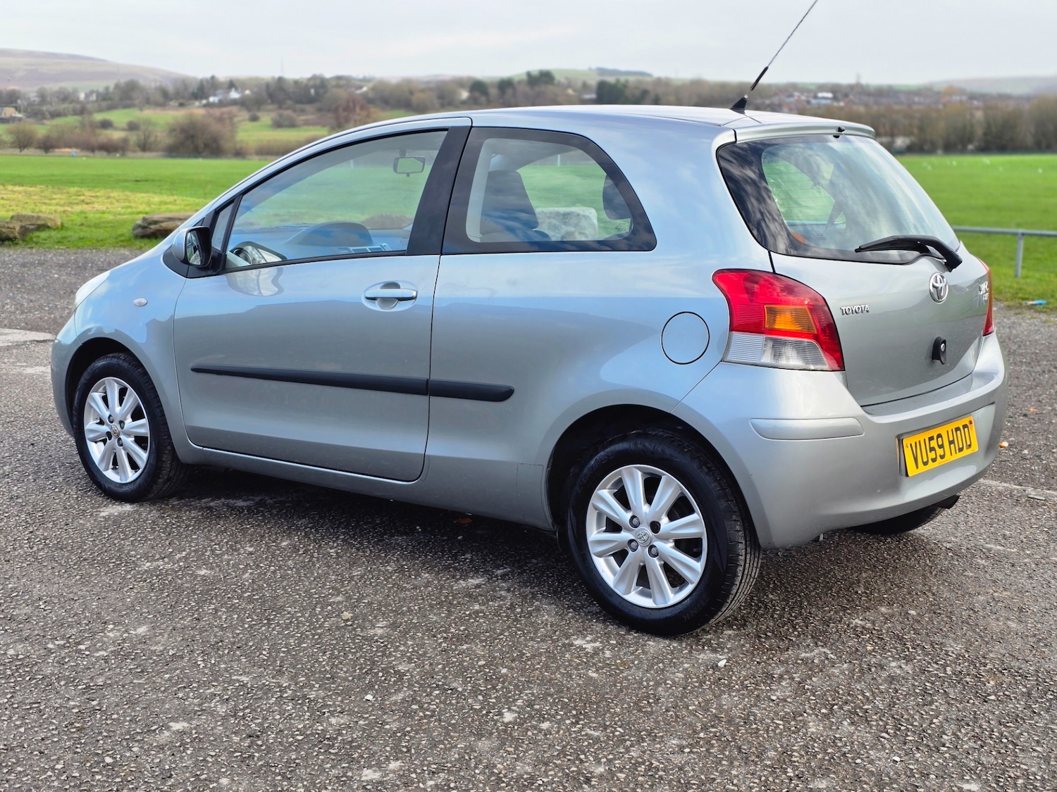 Used Toyota Yaris 2009 for sale - 76866760: Photo 2