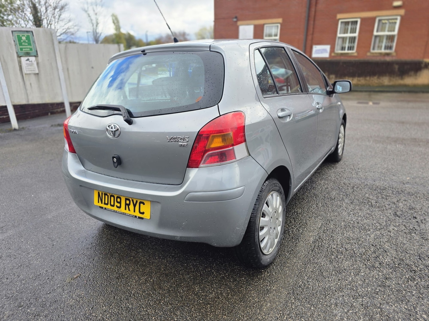 Used Toyota Yaris 2009 for sale - 76490370: Photo 5