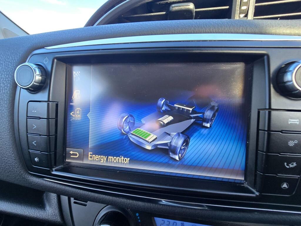 Used Toyota Yaris 2015 for sale - 77403921: Photo 31