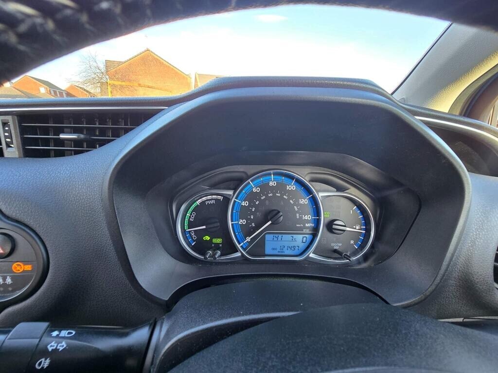 Used Toyota Yaris 2015 for sale - 77403921: Photo 44